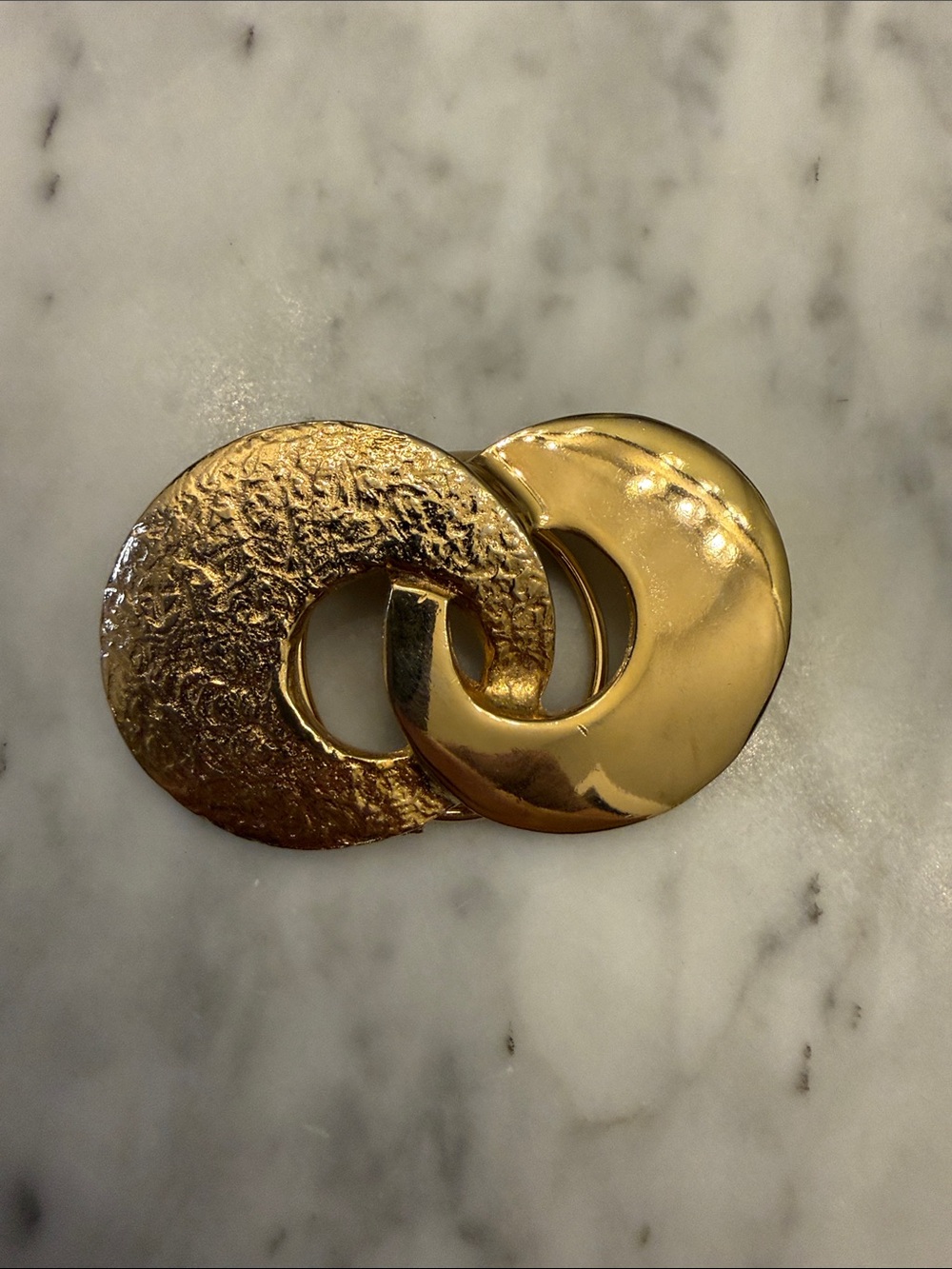 Jeri-Lou Gold Tone Interlocking Circle Scarf Clip Scarf Ring Vintage